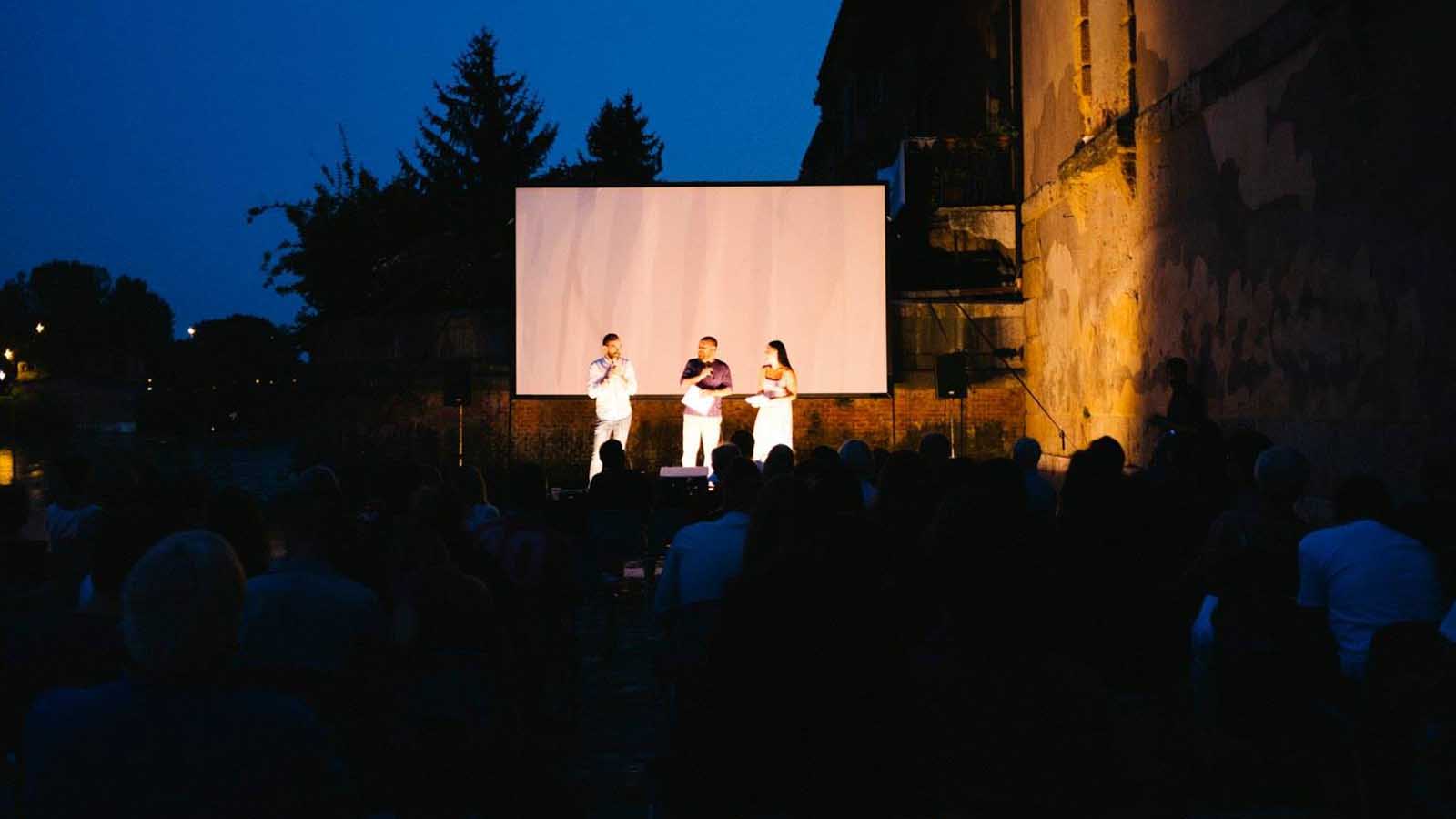 Scatto 5, strada bagnata